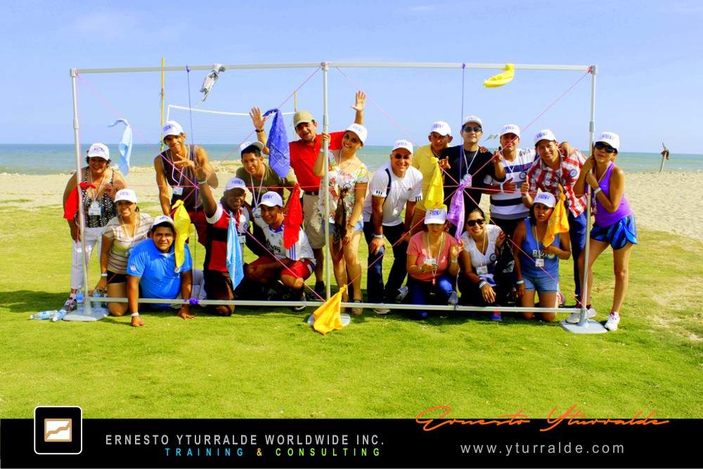 Team Building El Salvador | Taller de trabajo en equipo con aplicación del Aprendizaje Experiencial